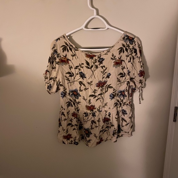 American Eagle Floral Top - Picture 4 of 5